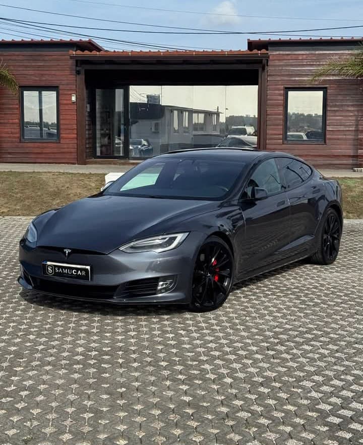 Tesla Model S Ludicrous Performance