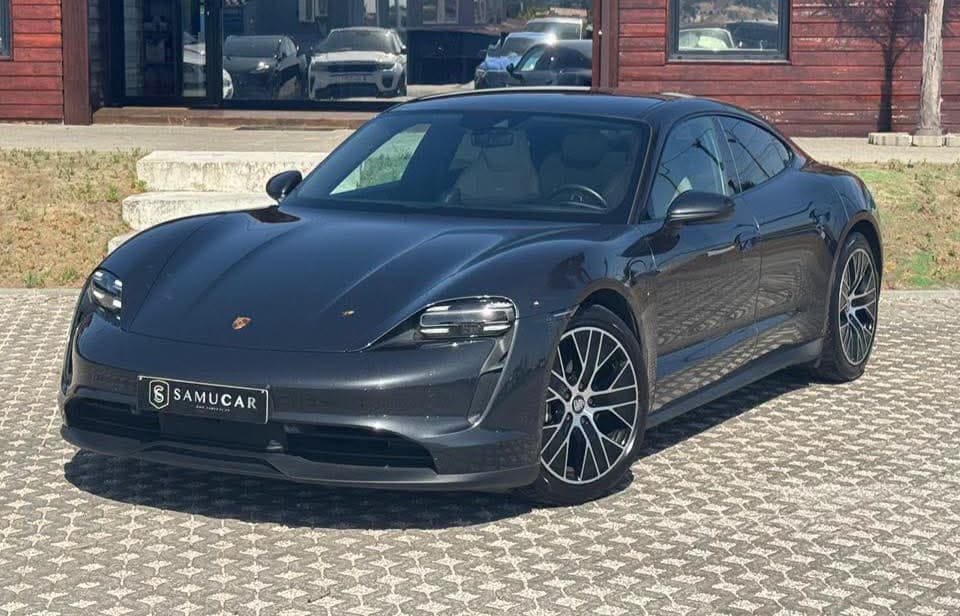 Porsche Taycan Sedan